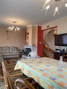 Dom całoroczny w Dębnie Podhalańskim z widokiem na Tatry i Gorce