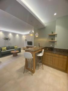 Elena Village Hotel & Suites