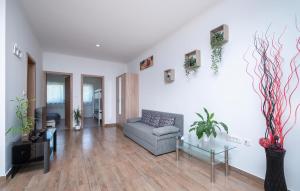 2 Bedroom Amazing Apartment In Pula 