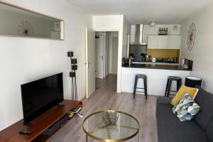 Family apartment - near beach