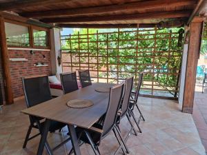 Family friendly Oros apartment Medulin with a pool, ggl