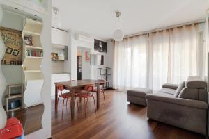 GuestHost - Stylish Apartment Viale Toscana Milano