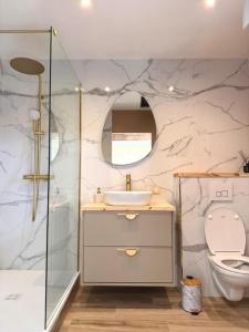 Maisons d'hotes De Marbre et D or entre le futuroscope et le parc du Puy duFou : photos des chambres