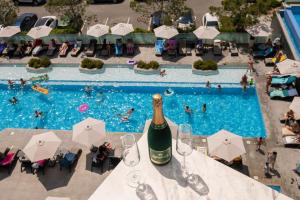 Maddys Beachfront Apartment in Infinity Pool&Spa