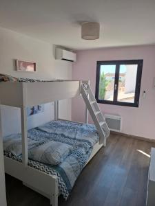 Maisons de vacances Charmante maison au coeur de Valergues avec piscine : photos des chambres