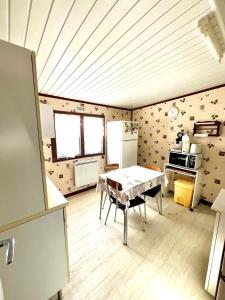 Mobil home avec piscine avec accès plage direct dans camping 5 étoiles