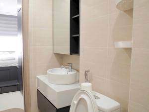 Mina Homestay Pool & Gym free Nera garden