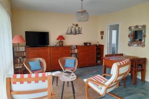 42m overlooking the pine forest and near the sea