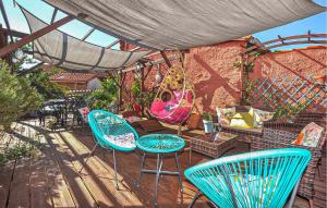 Maisons de vacances Lovely Home In Oms With Wifi : photos des chambres