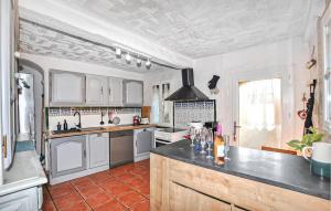 Lovely Home In Oms With Wifi