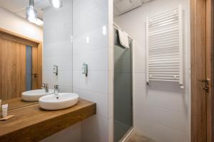 Varsovia Comfort 939 by BookingHost