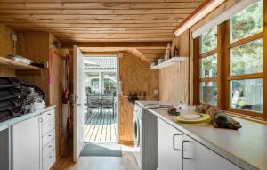 Gorgeous Home In Ebeltoft With Wifi