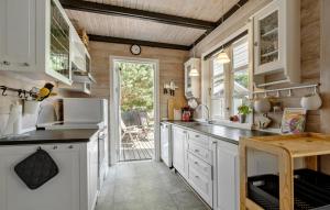 Gorgeous Home In Ebeltoft With Wifi