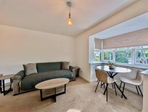 Charming and Modern 1-Bedroom Flat