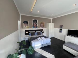Double Room with Balcony room in Downtown Apartments Leipzig