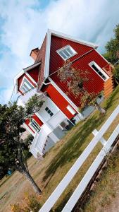 Rotes Småland - Haus, Schweden, ideal für Familien, See in der Nähe