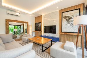 Chic 3BR Villa Modern Comfort in Central Seminya