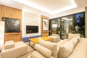 Chic 3BR Villa Modern Comfort in Central Seminya