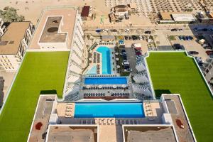 Maddys Beachfront Apartment in Infinity Pool&Spa