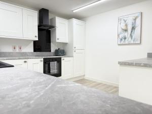 Low Street Escape by GB Short Stays