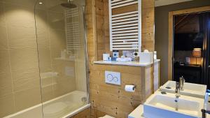Hotels Le Chalet Blanc Hotel & Spa : photos des chambres