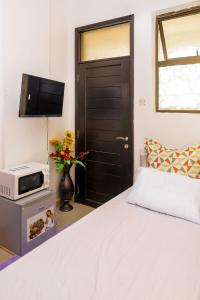 Beach-front Mini Studio With Swimming Pool