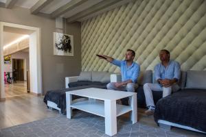Maisons de vacances Privatisez un ancien hotel Gite de groupe La Truite d Or au bord de la riviere : photos des chambres