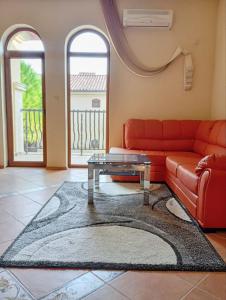 Apartment 300m from private beach VILA ROMANA Royal Castle