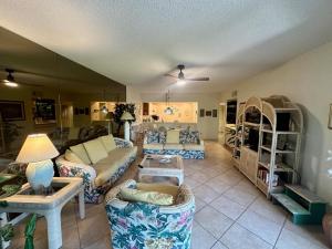 Botanical Island Delight