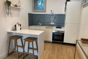 1 bedroom apartment with balcony - near park