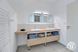 Maisons de vacances Du rocher : photos des chambres