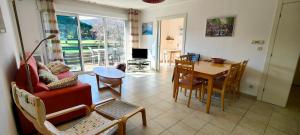 Spacious apartment with pool