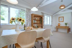 Finest Retreats- Little Dunley - Oaktree Cottage