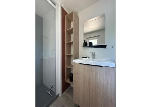 Campings Mobil-home - Clim, TV - Camping LE BOSC 4 etoiles - MH-A034 : photos des chambres