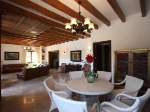 Villa Son Capellet casa con piscina en Petra