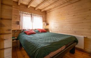 1 Bedroom Stunning Home In Menaam