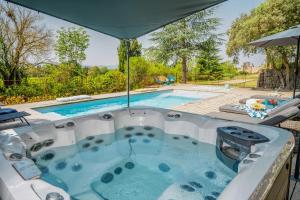 Villas L'ecrin de la Cite, Grand Panorama, vue unique sur les remparts de Carcassonne : photos des chambres
