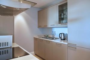 305 Kylemore V&A Waterfront with Views