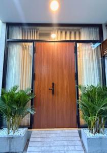 LYLAC Home Saigon COG - Tranquil City Center Wabi Sabi 3BR Townhouse in D1