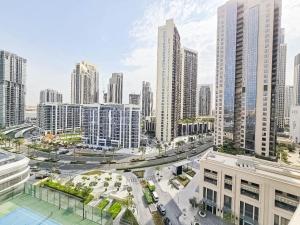 Deluxe 1-Bedroom in The Grand - Waterfront and Skyline Views