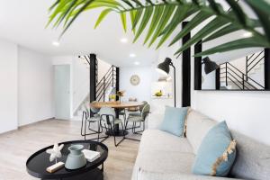 Sunnyland Teresitas beach house