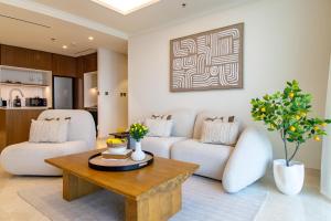 Lux and Spacious 1 Bed with Beach