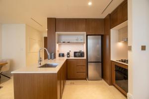 Lux and Spacious 1 Bed with Beach
