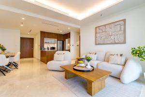 Lux and Spacious 1 Bed with Beach