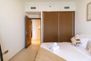 Lux and Spacious 1 Bed with Beach