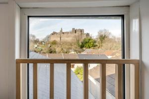 Castle View Top floor Apartment