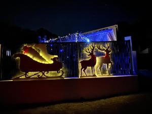 Maisons de vacances Le Monde Ephemere d-Emilie Nuits insolites themes Noel Halloween St Valentin : photos des chambres