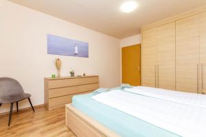 2BDR Contempo Retreat with FREE Parking by NW