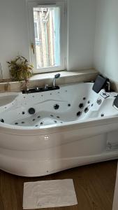 Parenthèse sous les toits - suite cosy avec jacuzzi - hypercentre