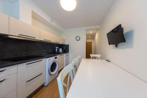 Large apartment Prosek - Your second home!